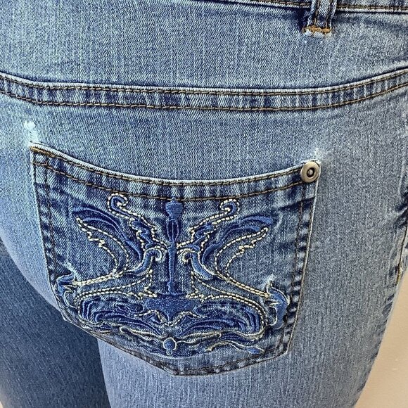 Y2K Blue Denim Bermuda Shorts With Stiching On Pockets - Picture 3 of 4